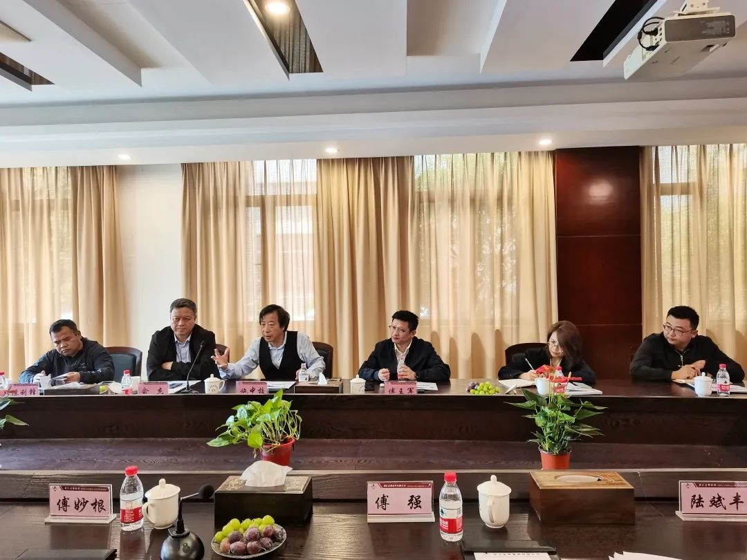 众安集团考察团一行走访尊龙凯时（Z6）中国科技有限公司-官方网站
集团